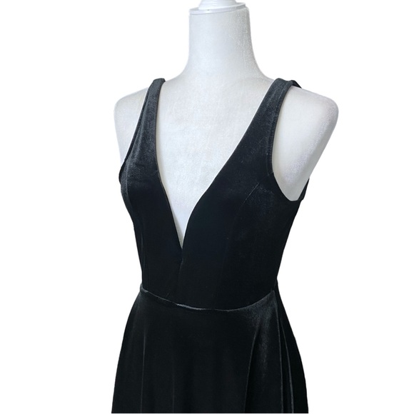 Express Velvet Mini Dress Black Fit Flare Deep V Neck Sleeveless Skort Sz XS - Picture 5 of 9